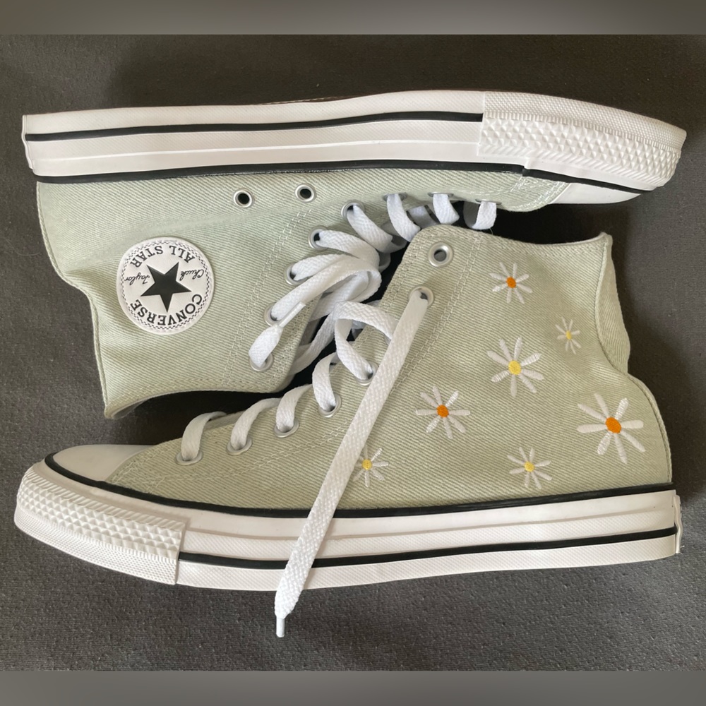 Custom Floral Embroidered Chuck Taylor Converse Women’s Size 10